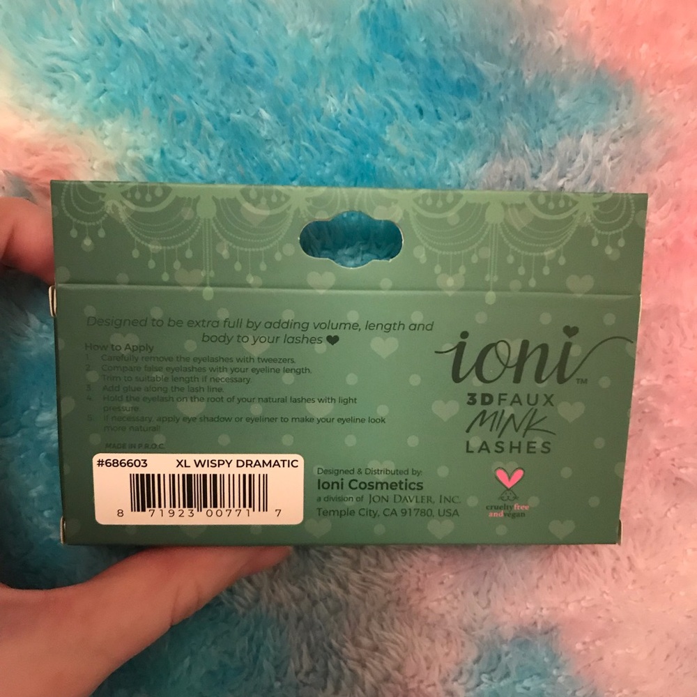 Faux Eyelash Bundle - Picture 5 of 7